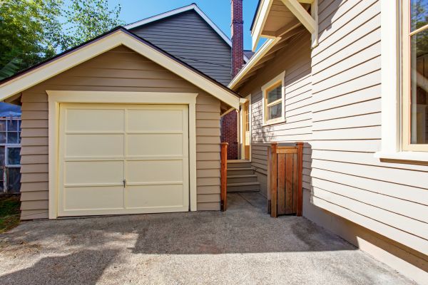 Cost of Garage Siding Replacement in Cheyenne