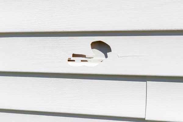 Cost of White Vinyl Siding Repair in Cheyenne